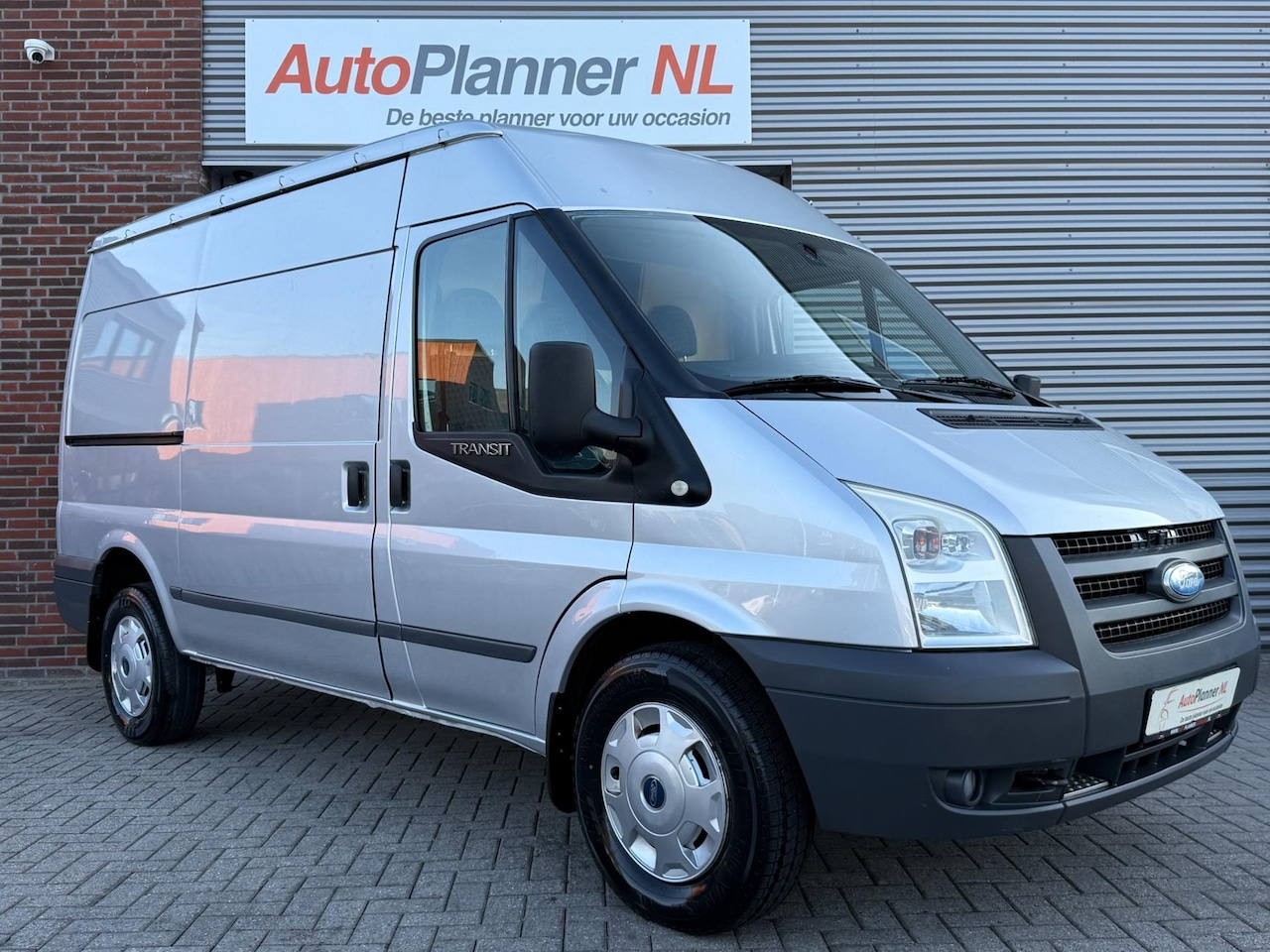 Ford Transit - 350M 2.3 Benzine! Btw Vrij! Hoog dak! 3-Zitter! - AutoWereld.nl