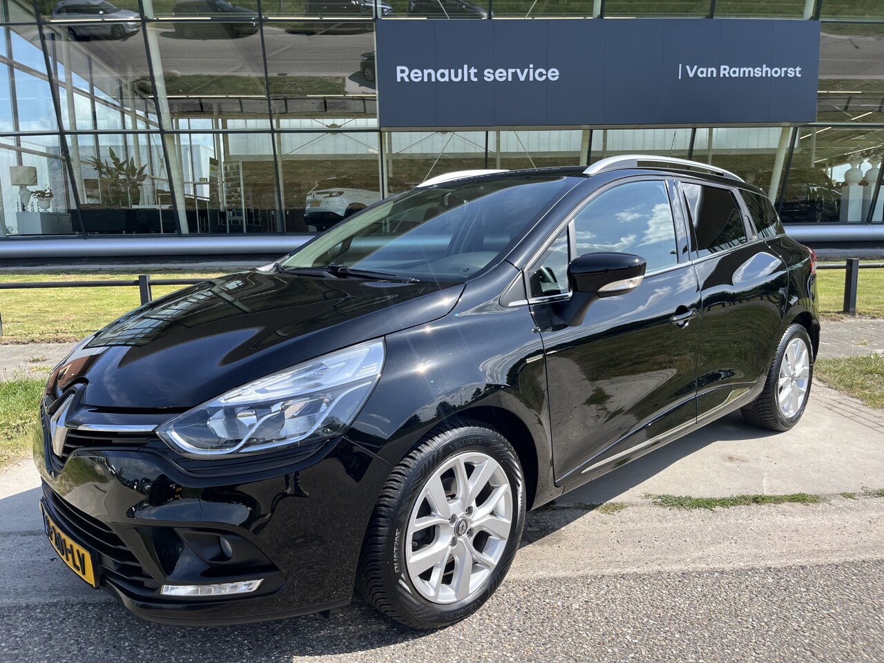 Renault Clio Estate - 0.9 TCe Limited / Camera / Airco / Cruise / Keyless / Applecarplay - Androidauto / - AutoWereld.nl