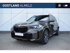 BMW X5 - xDrive50e High Executive M Sport Automaat / Panoramadak / Trekhaak / Sportstoelen / Parkin