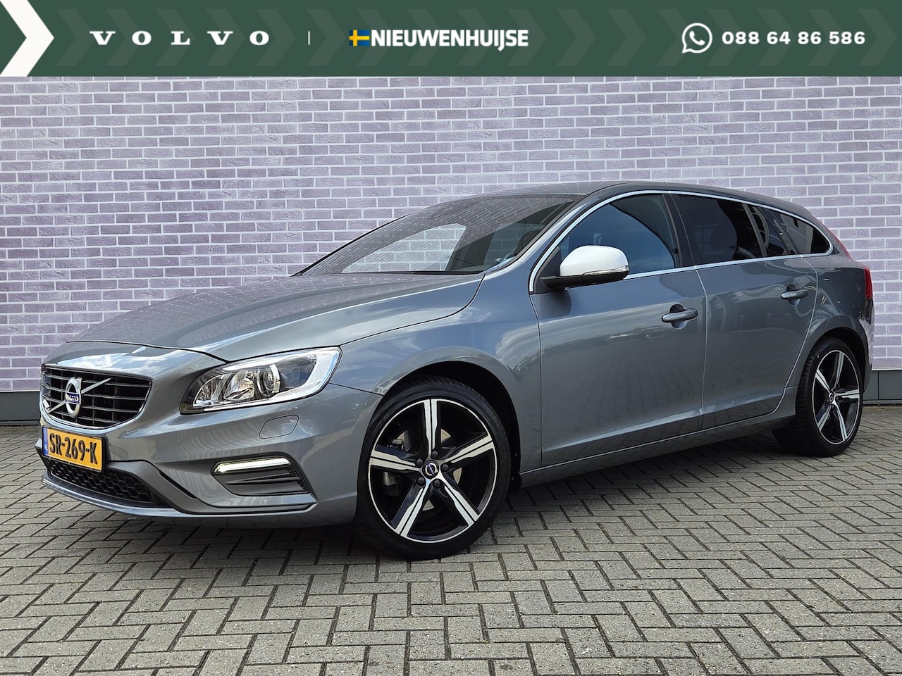 Volvo V60 - T4 Business Sport Automaat | Sport stoelen | Verw. voorstoelen | Parkeerverwarming | - AutoWereld.nl