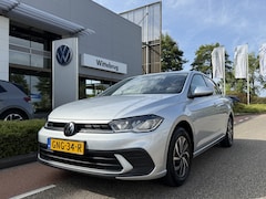 Volkswagen Polo - 1.0 TSI Life Edition / App Connect / Getint glas / Camera