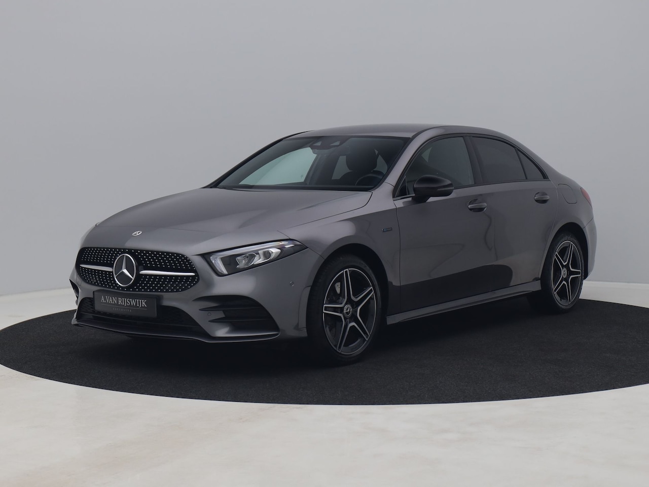 Mercedes-Benz A-klasse - 250 e Business Solution AMG Limited | CAMERA | STOELVERW. | TREKHAAK - AutoWereld.nl