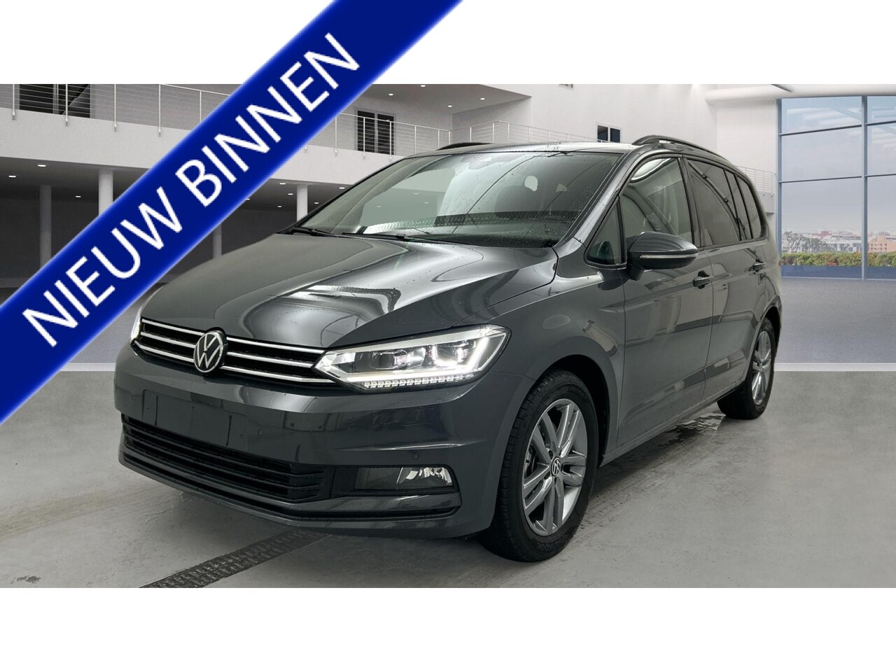 Volkswagen Touran - 1.5 TSI Comfortline 7p Led Winterpakket Keyless Camera - AutoWereld.nl