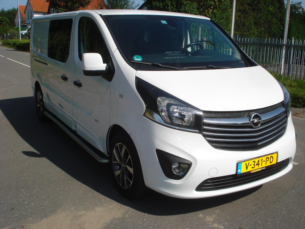 Opel Vivaro - DUBBELE CABINE 1.6D 92KW AIRCO-NAVI - AutoWereld.nl
