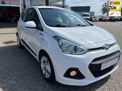Hyundai i10 - Airco, Cruise control elektrische ramen , CDV, etc. 1.0i i-Motion Comfort, Airco, Cruise,