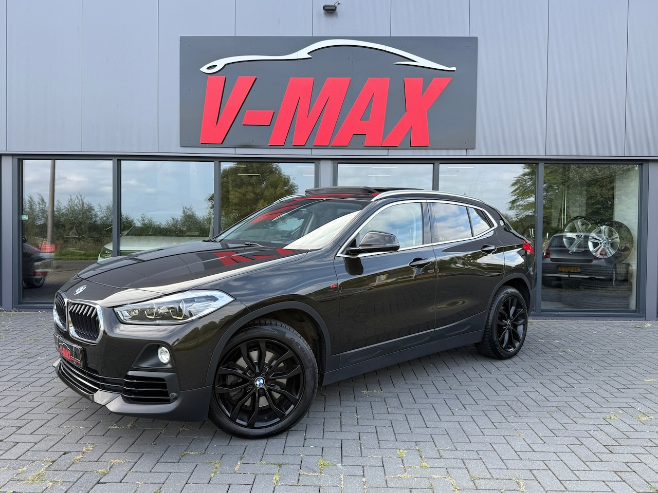 BMW X2 - 2.0i xDrive20i Aut High Exec Pano Leder HUD LED Navi Trekhaak - AutoWereld.nl