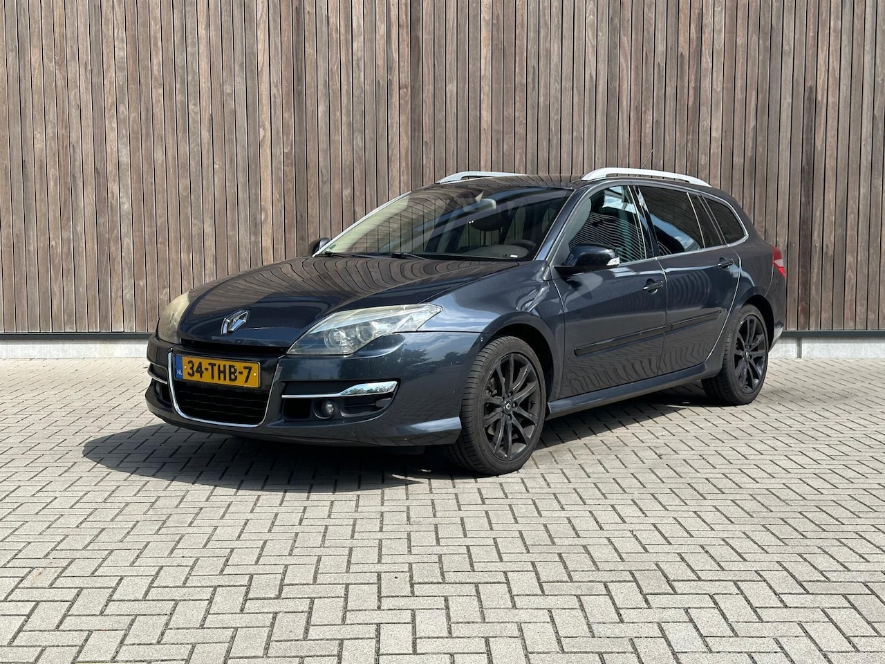 Renault Laguna Estate - 1.5 dCi Executive | PANO | CLIMA | - AutoWereld.nl