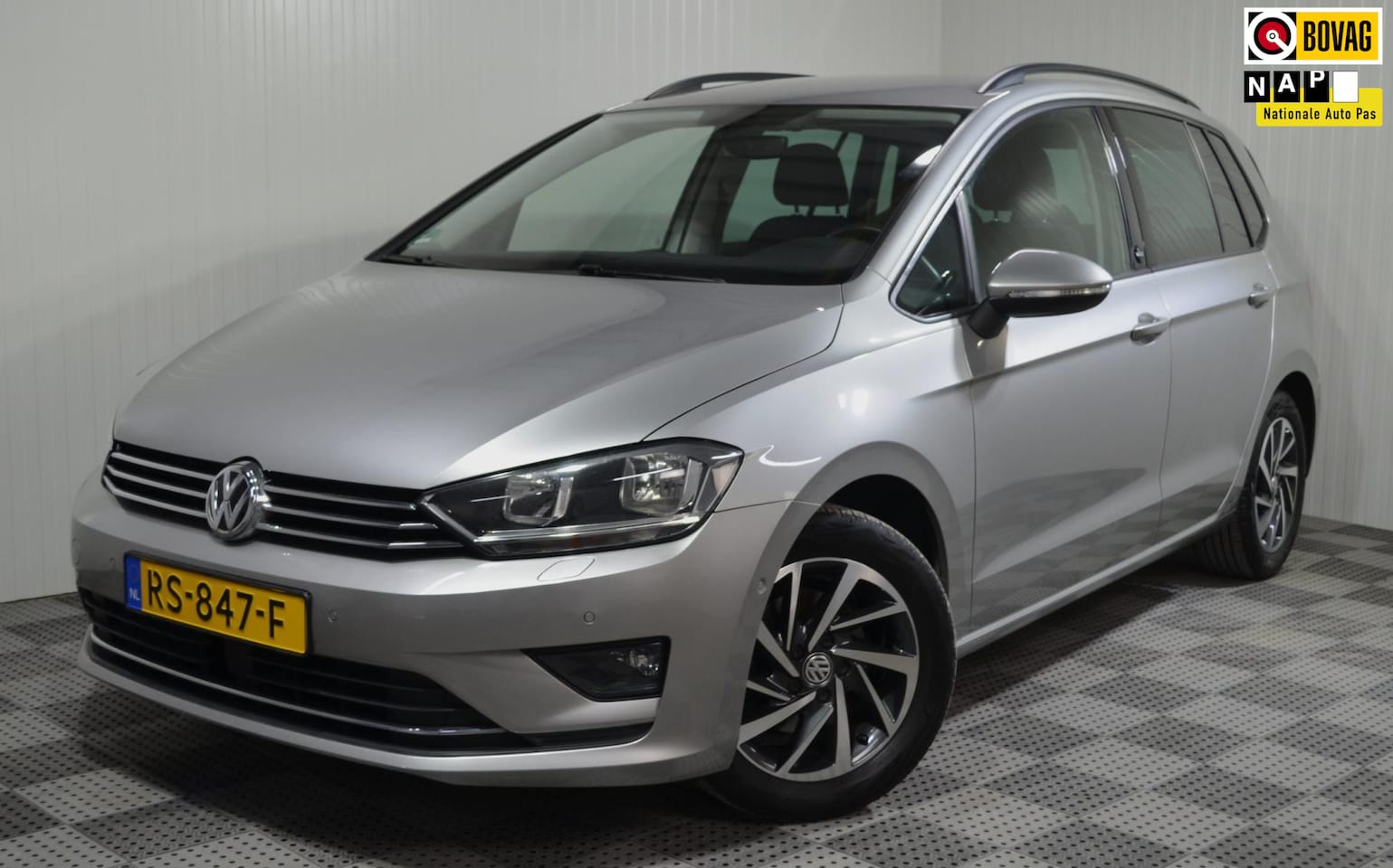 Volkswagen Golf Sportsvan - 1.4 TSI Business Edition / Trekhaak / Carplay / Adap. Cruise / Pdc / Navi. - AutoWereld.nl