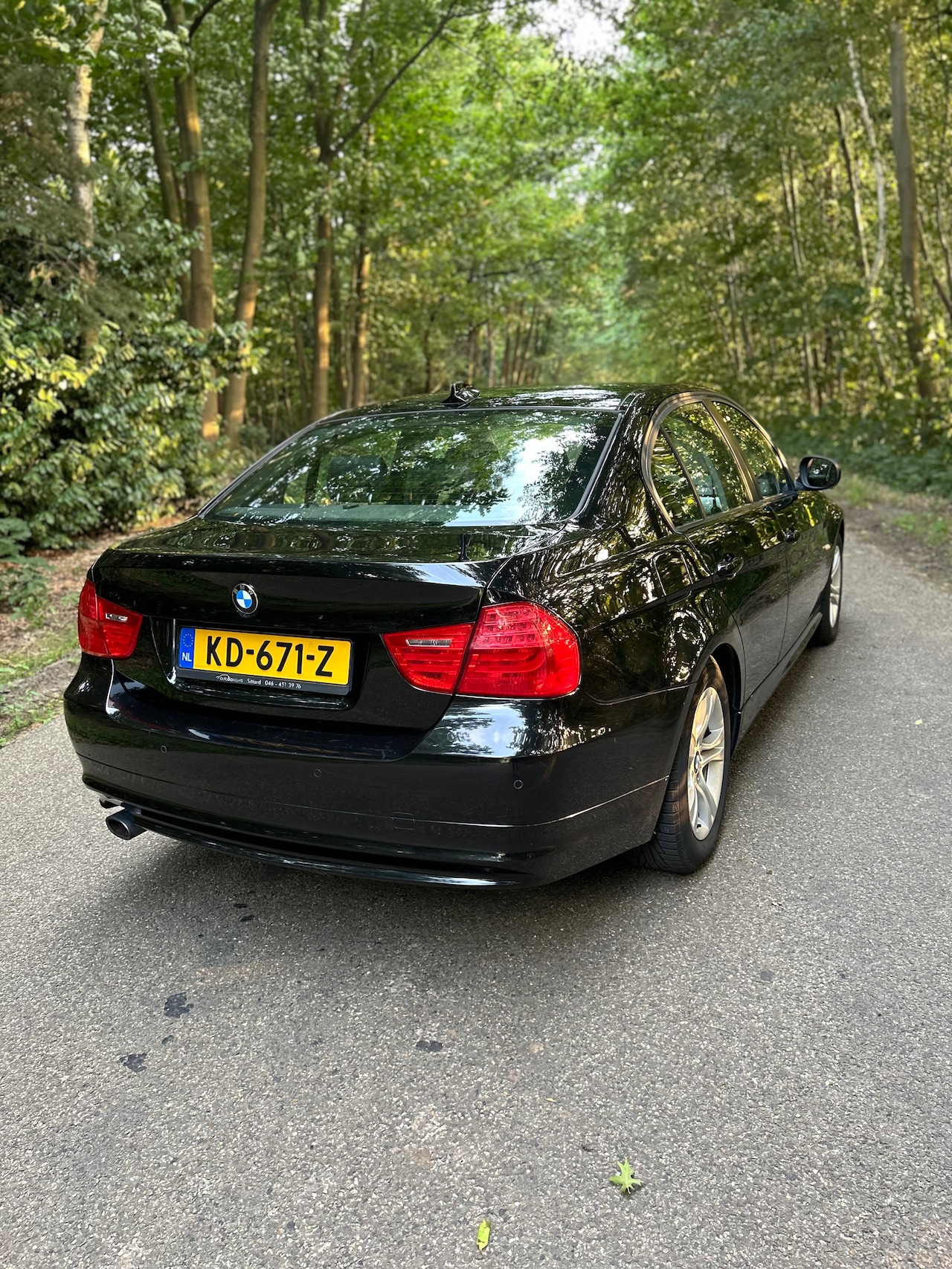 BMW 3-serie - 318i Executive M-pakket, nieuwe APK, extra set lichtmetalen velgen + banden - AutoWereld.nl