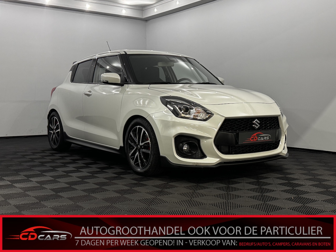 Suzuki Swift - 1.4 Sport Smart Hybrid 130PK Camera, Navi, Stoelverwarming, Cruise control, Rijstrook corr - AutoWereld.nl