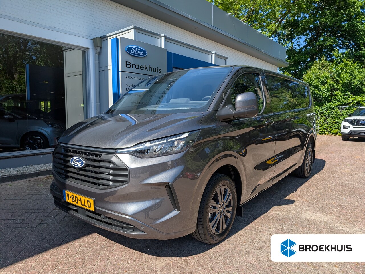 Ford Transit Custom - 320 2.0 TDCI 170pk L2H1 Limited Automaat | 3- Zits | Voorruitverwarming | Camera | Clima | - AutoWereld.nl