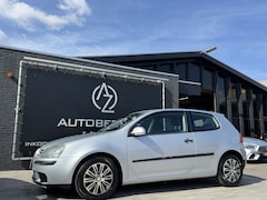 Volkswagen Golf - 1.6 FSI Trendline