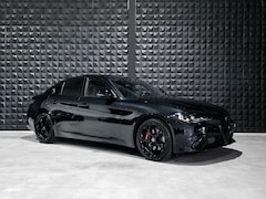 Alfa Romeo Giulia - 2.0 T GME AWD Veloce ALL BLACK | Pano | 19"| ACC | Matrix |Side | Memo | ACC |