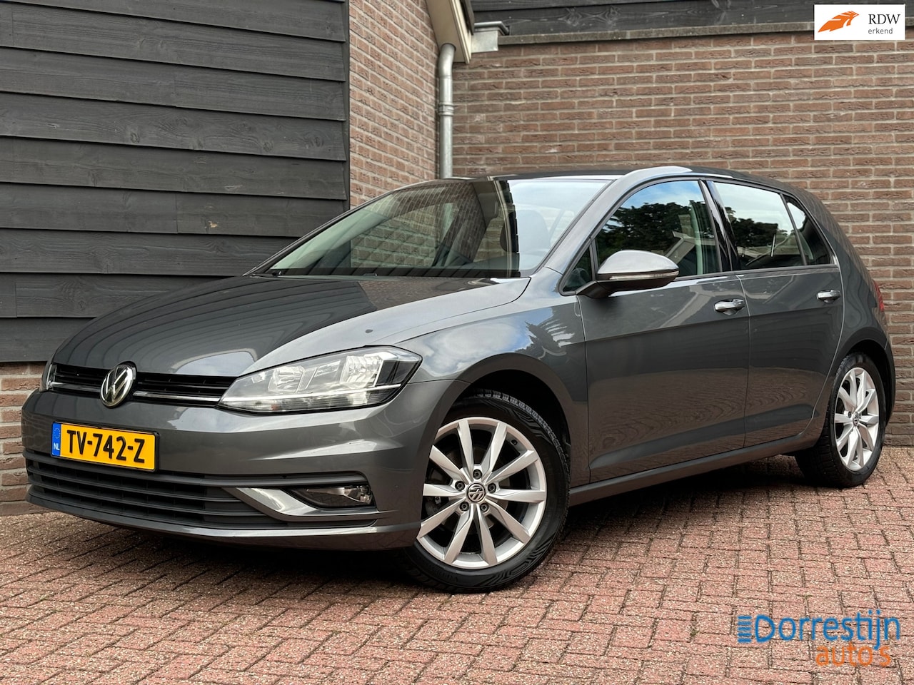 Volkswagen Golf - 1.0 TSI Comfortline | Trekhaak | Cruise | Navi | Facelift - AutoWereld.nl