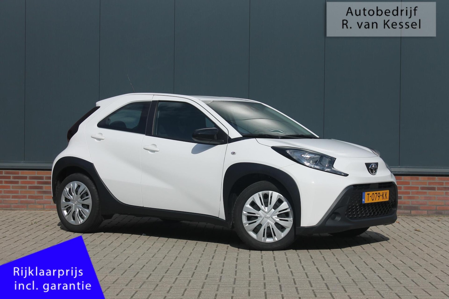 Toyota Aygo X - 1.0 VVT-i MT Play I 1e Eig. I Carplay I Als nieuw I NL-auto - AutoWereld.nl