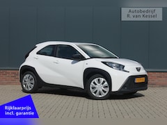 Toyota Aygo X - 1.0 VVT-i MT Play I 1e Eig. I Carplay I Als nieuw I NL-auto