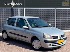 Renault Clio - 1.4-16V Privilège AUTOMAAT
