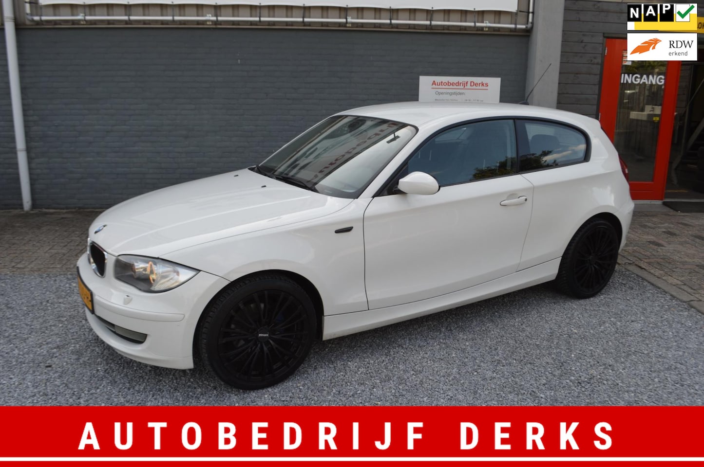 BMW 1-serie - 116i AUT Airco Sport Xenon Angel Eyes BJ 2011 - AutoWereld.nl