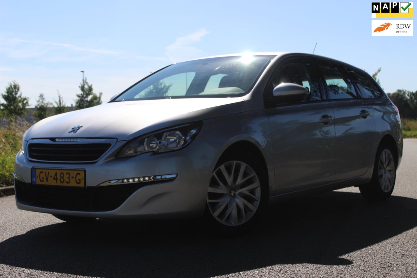 Peugeot 308 SW - 1.2 PureTech Blue Lease 110 pk | 2022 MOTOR VERVANGEN | AIRCO | NAVIGATIE | CRUISE CONTROL - AutoWereld.nl