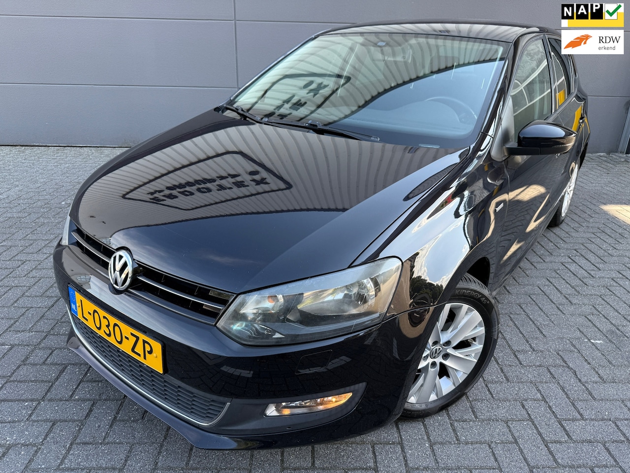 Volkswagen Polo - 1.2-12V BlueMotion*STOEL VERWARMING*CRUISE*AIRCO*NAP*APK*ELKT-RAAM*PARK SENSOREN - AutoWereld.nl