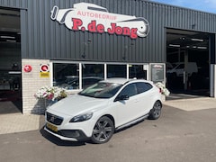 Volvo V40 Cross Country - 1.6 D2 MOMENTUM (Distributie + Waterpomp vervangen) TREKHAAK