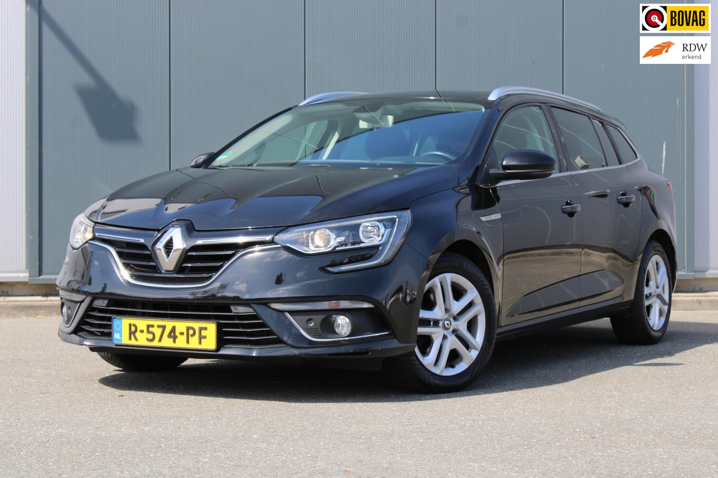 Renault Mégane Estate - 1.3 TCe Limited 1.3 TCe Limited, Automaat, Elektrische Ramen, Navigatie, Telefoonverbinding - AutoWereld.nl