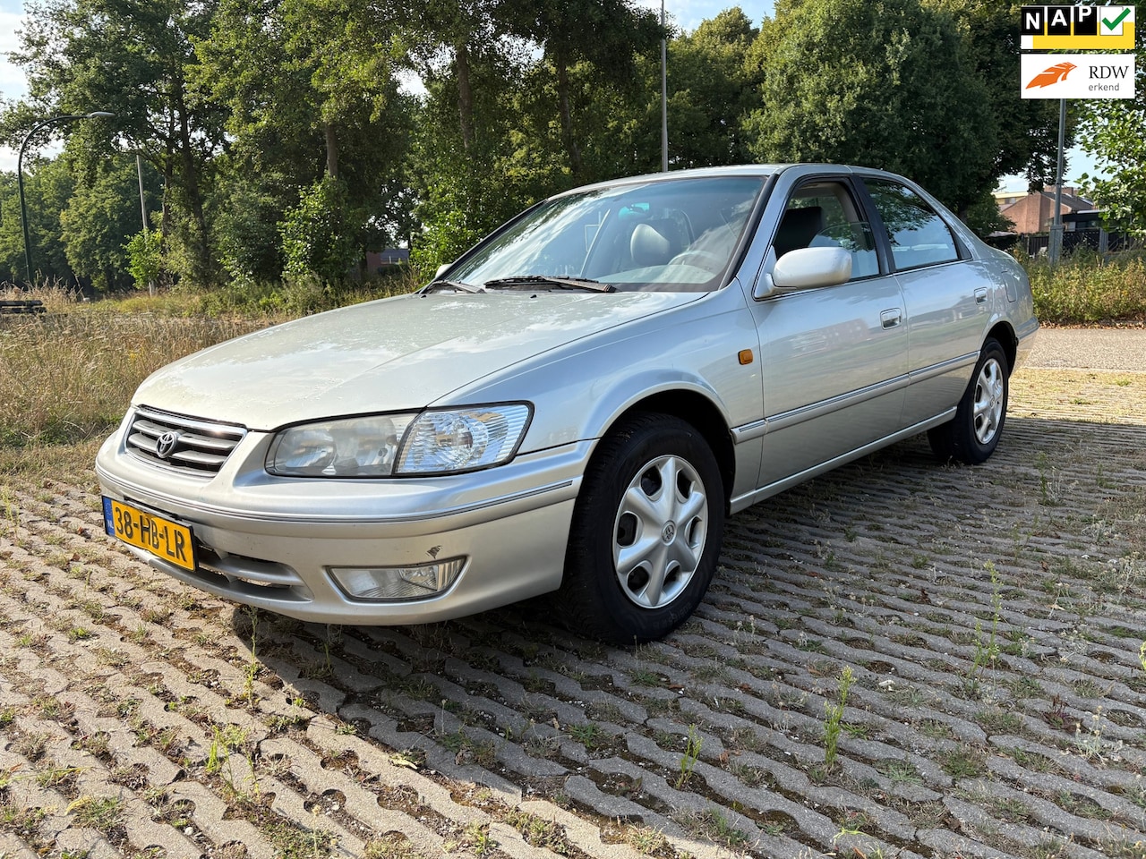 Toyota Camry - 2.2i GX / airco / leder / stoelverwarming - AutoWereld.nl