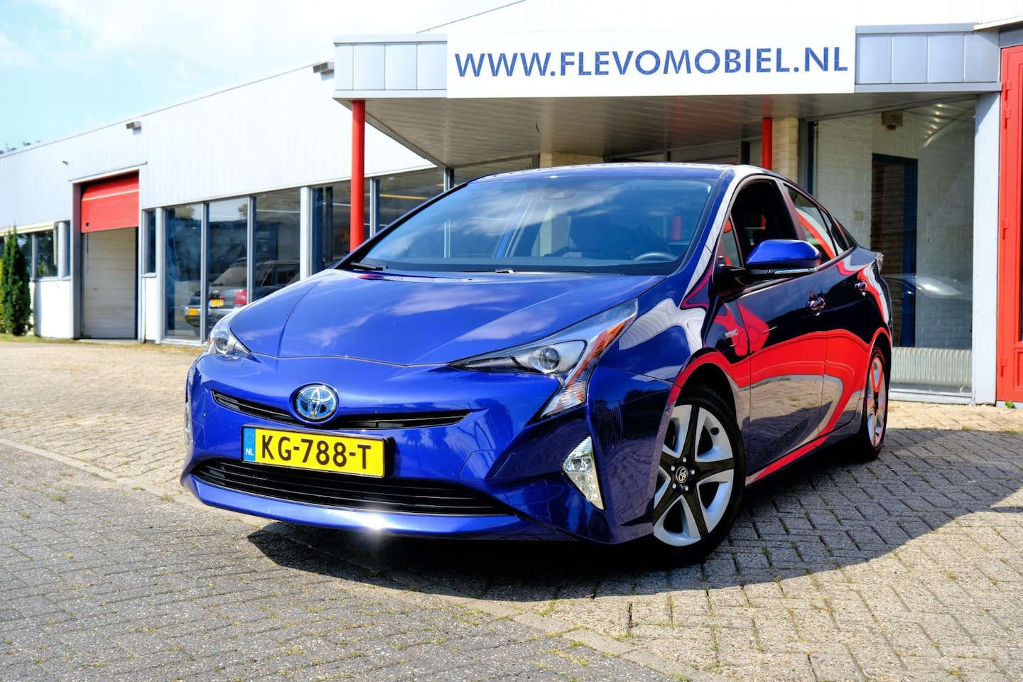 Toyota Prius - 1.8 Business Plus Aut. *29.162km!* HUD|1e Eig|Navi|Clima|Cam - AutoWereld.nl