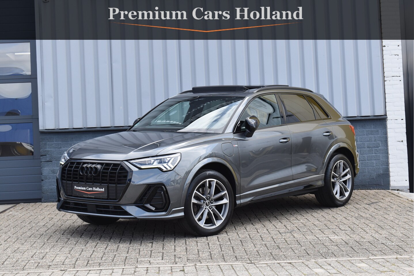 Audi Q3 - 45 TFSI e S-Line 245 Pk Black Ed Pano Carbon Sonos Leder/Alcantara 19 Inch - AutoWereld.nl