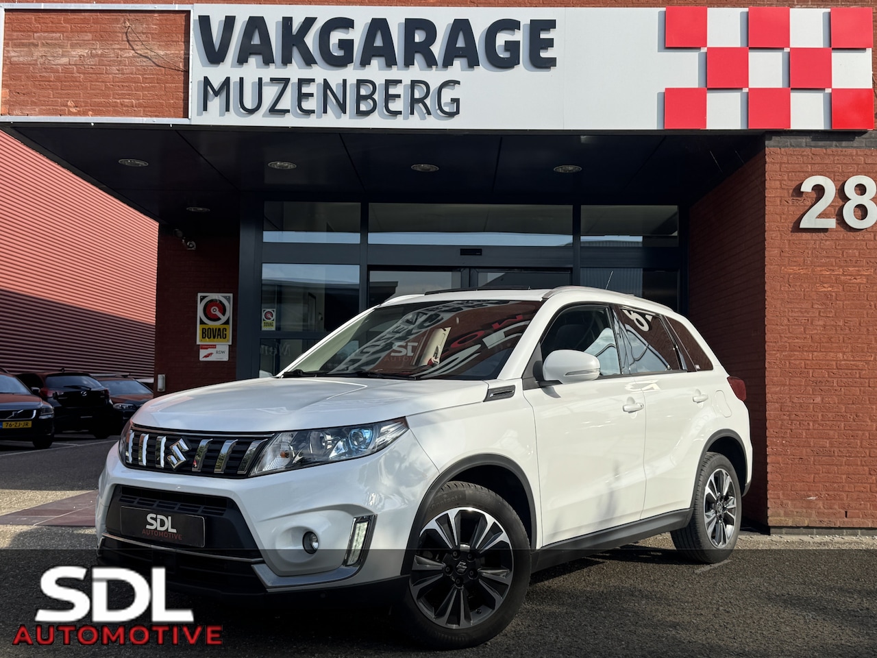 Suzuki Vitara - 1.4 Boosterjet Stijl // NAVI // CAMERA // CLIMA // ADAPTIVE CRUISE // SCHUIF / KANTEL DAK - AutoWereld.nl