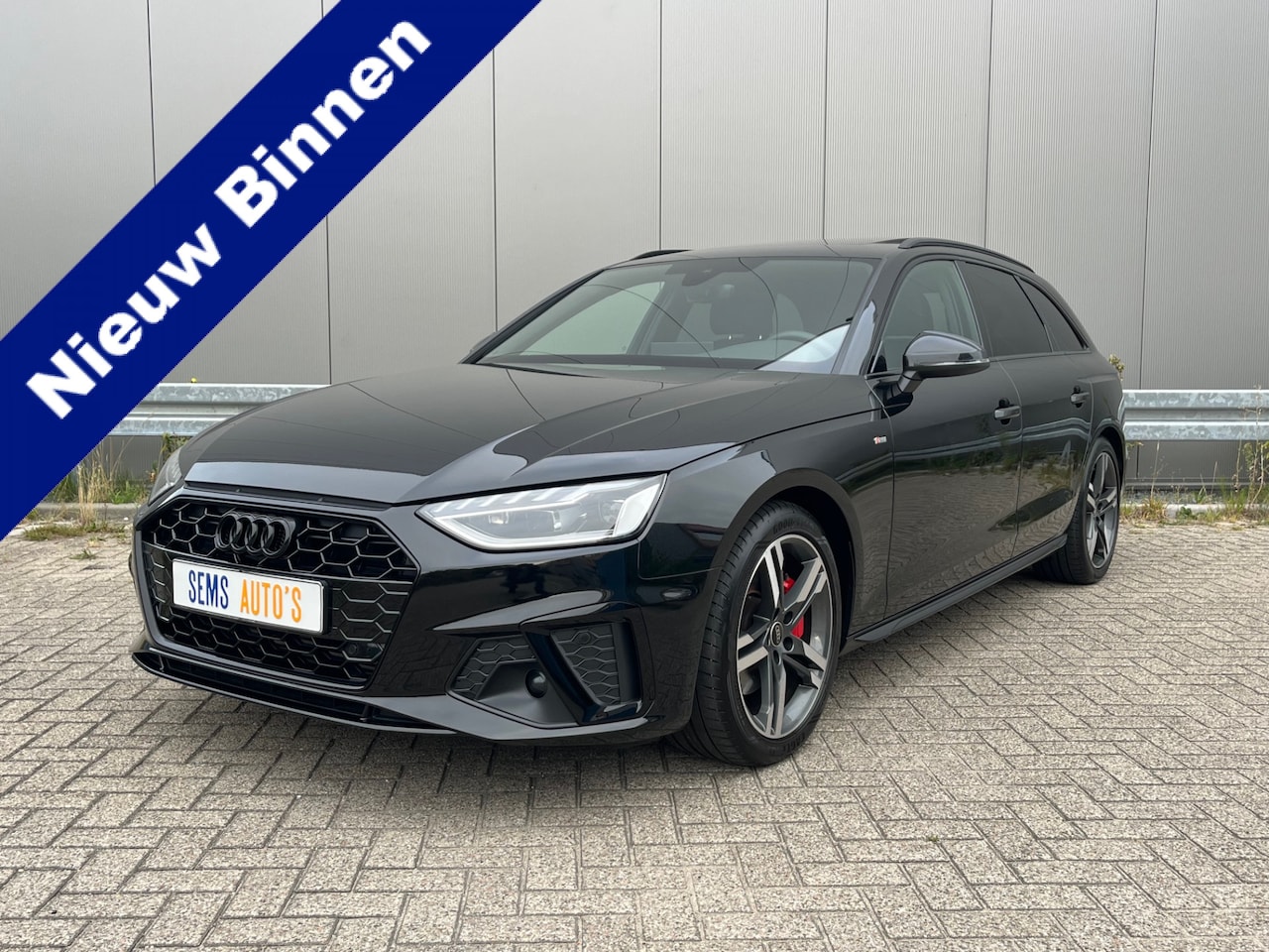 Audi A4 Avant - 40 TFSI S edition Competition Pano / Bang & Olufsen / Trekhaak - AutoWereld.nl