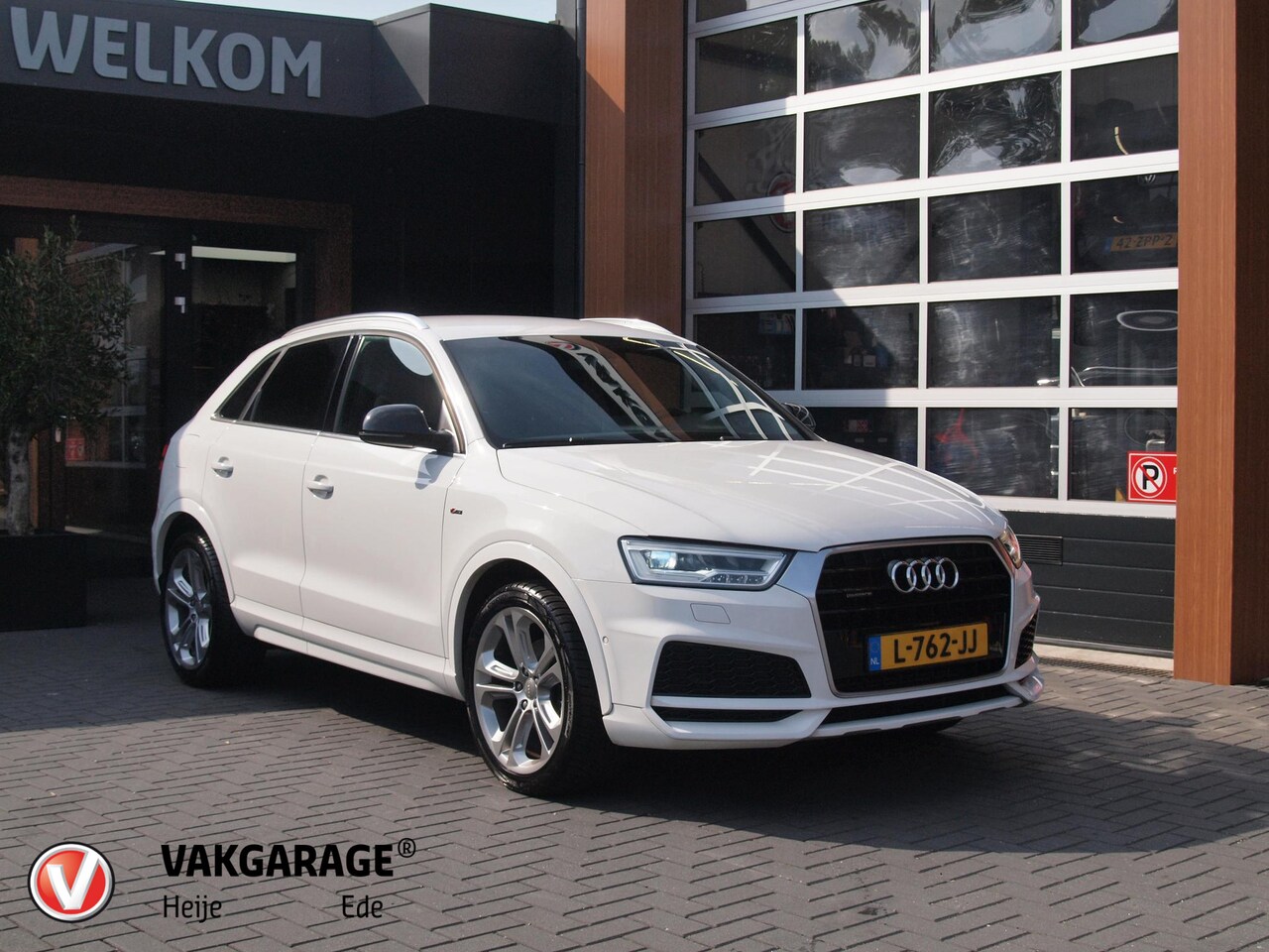 Audi Q3 - 2.0 TFSI quattro Sport Pro Line S | Automaat | Cruise Control | Parkeersensoren | Stoelver - AutoWereld.nl