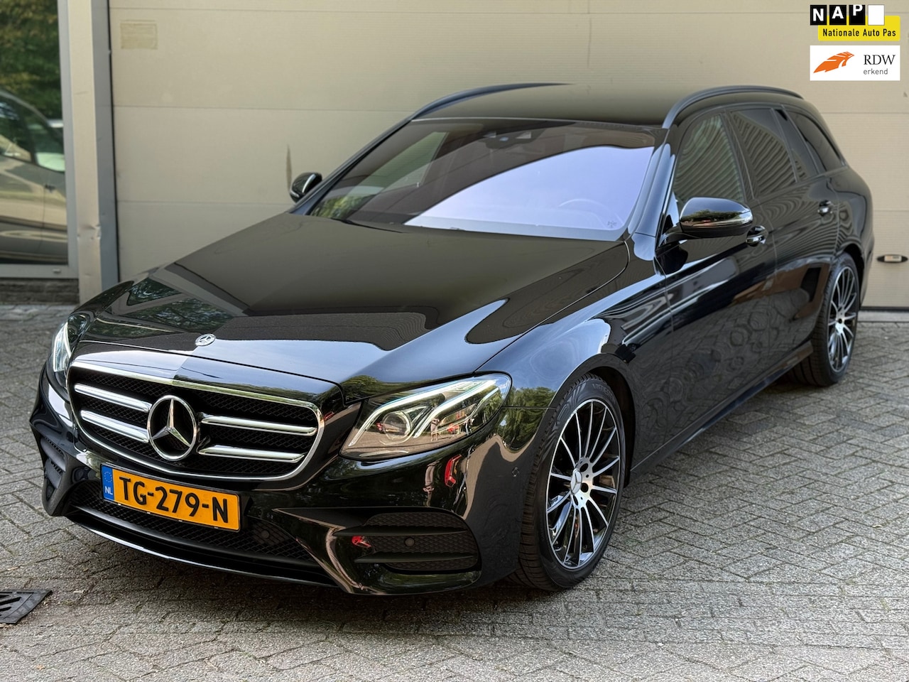 Mercedes-Benz E-klasse Estate - 250 Premium Plus AMG l Virtual l Climate l Navi l Cruise l VDOH l - AutoWereld.nl