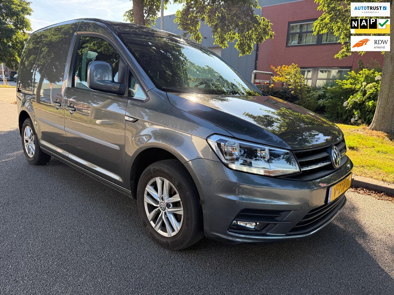 Volkswagen Caddy - 2.0 TDI L1H1 BMT Highline airco apk - AutoWereld.nl