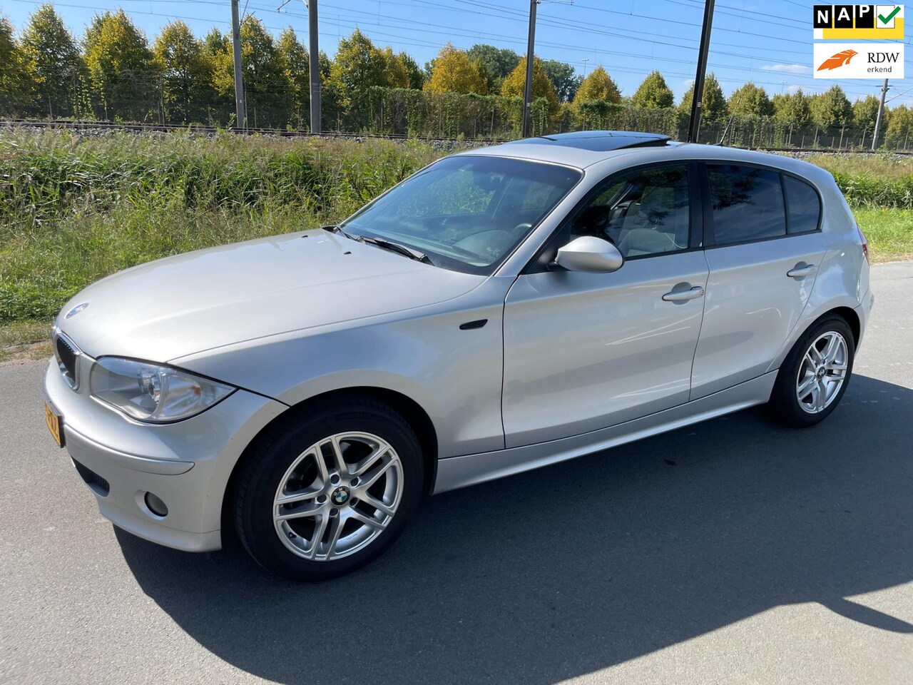 BMW 1-serie - 116i | Schuifkanteldak | Pano | Airco - AutoWereld.nl