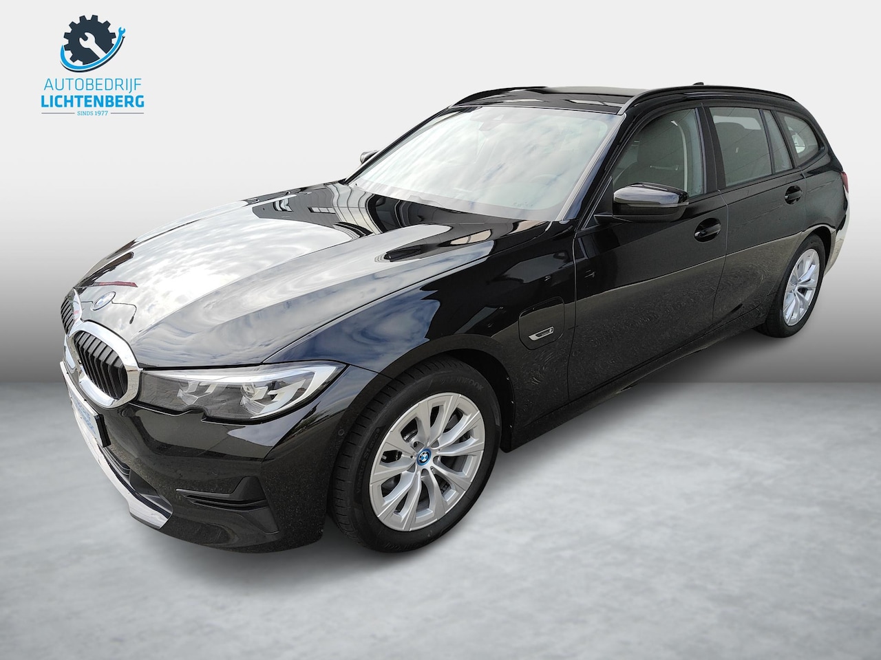 BMW 3-serie Touring - 320e Business Edition Plus PHEV / Stoelverw. / Electrische achterklep - AutoWereld.nl