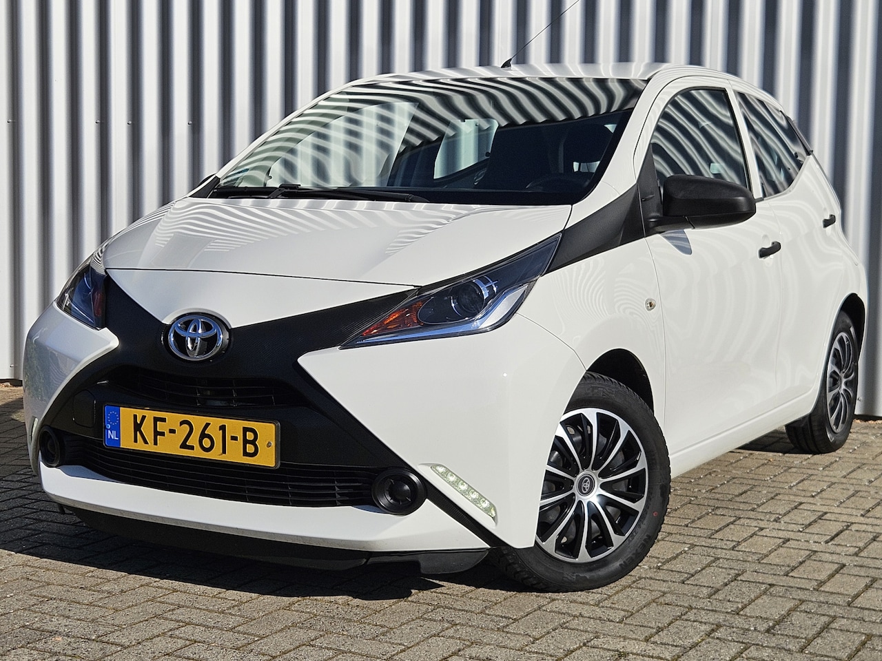 Toyota Aygo - 1.0 VVT-i x / 5 Deurs / Nieuwe APK / Origineel NL! - AutoWereld.nl