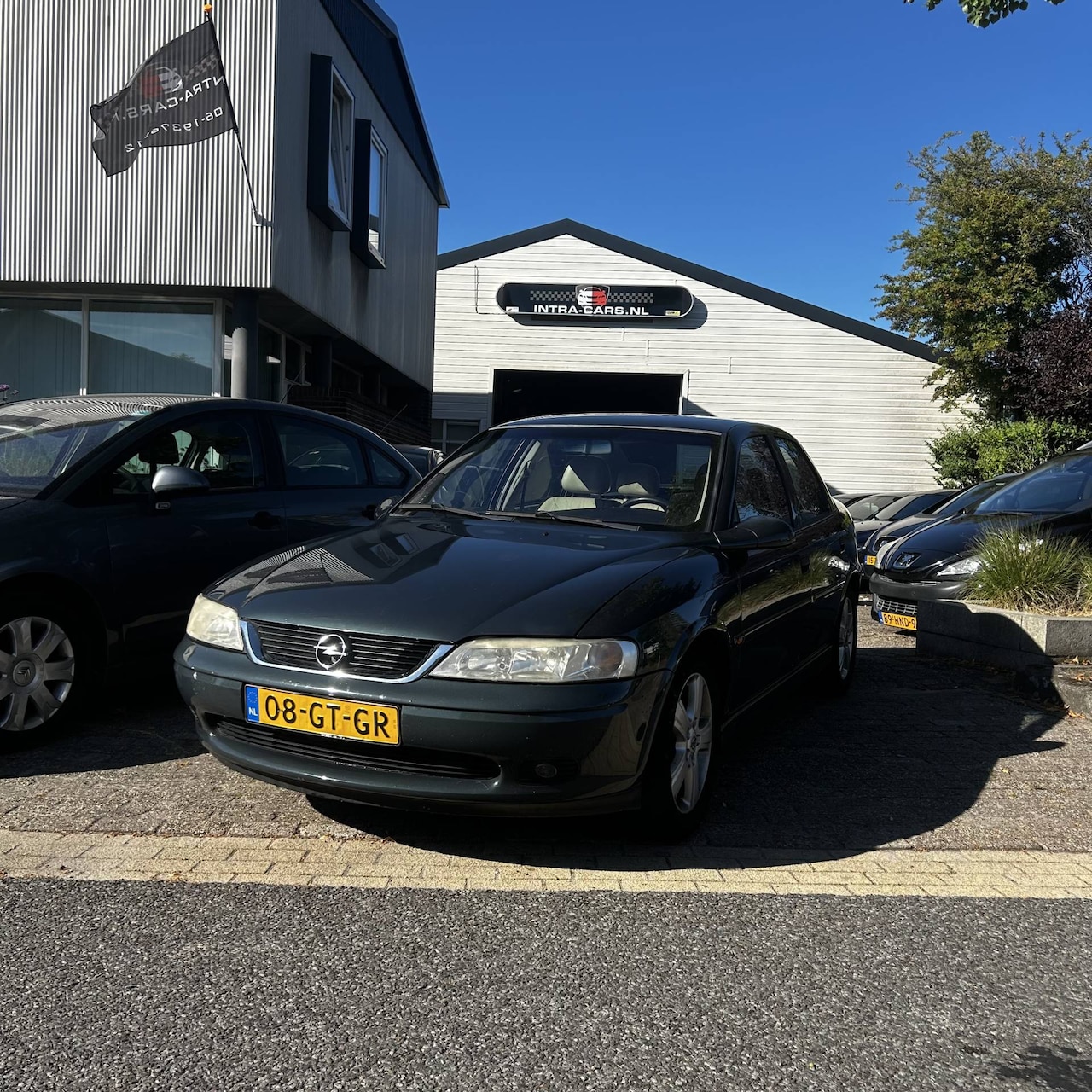 Opel Vectra - 1.6-16V Pearl Goed rijdende en nette Opel Vectra. Apk t/m 10-07-2026 Met o.a Airco, Stoelv - AutoWereld.nl