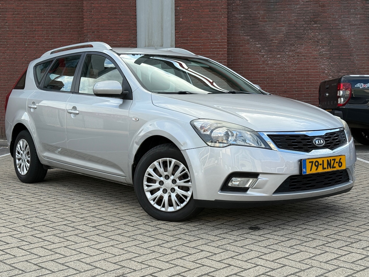 Kia Cee'd Sporty Wagon - 2.0 CVVT X-ecutive|AIRCO|TREKHAAK|INRUILKOOPJE - AutoWereld.nl