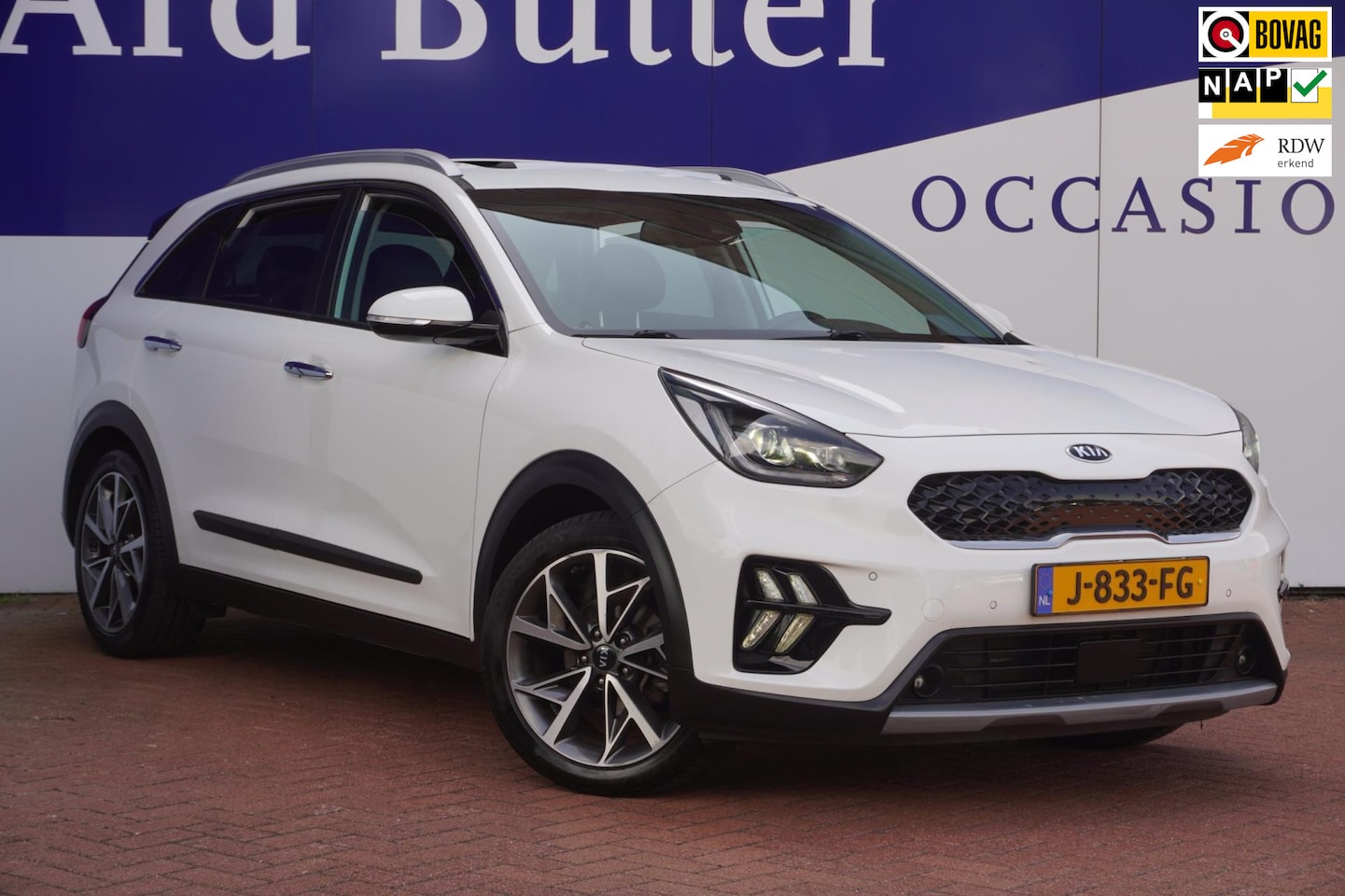 Kia Niro - 1.6 GDi Hybrid ExecutiveLine+stuur&stoel-verw+Navigatie+-Leder+jbl+Schuifdak+Ecc+Parel-Whi - AutoWereld.nl