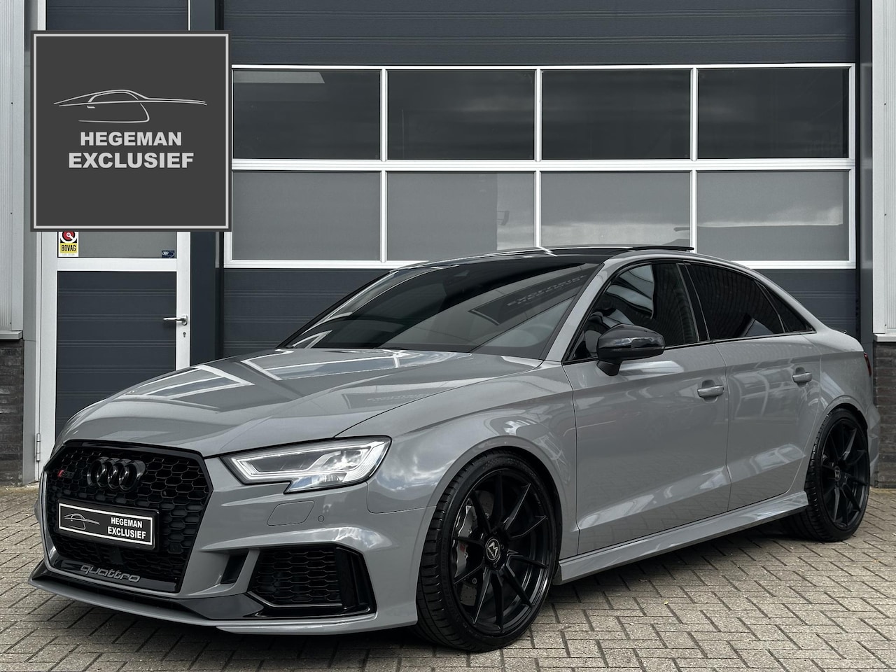 Audi RS3 - Limousine 2.5 TFSI RS 3 quattro DAZA | Schuif-kanteldak | CERAMIC | MOTEC | Blind Spot | R - AutoWereld.nl