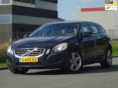 Volvo V60 - 2.0 D4 Momentum NAP/LEER/NAVI/XENON/CRUISE/PDC