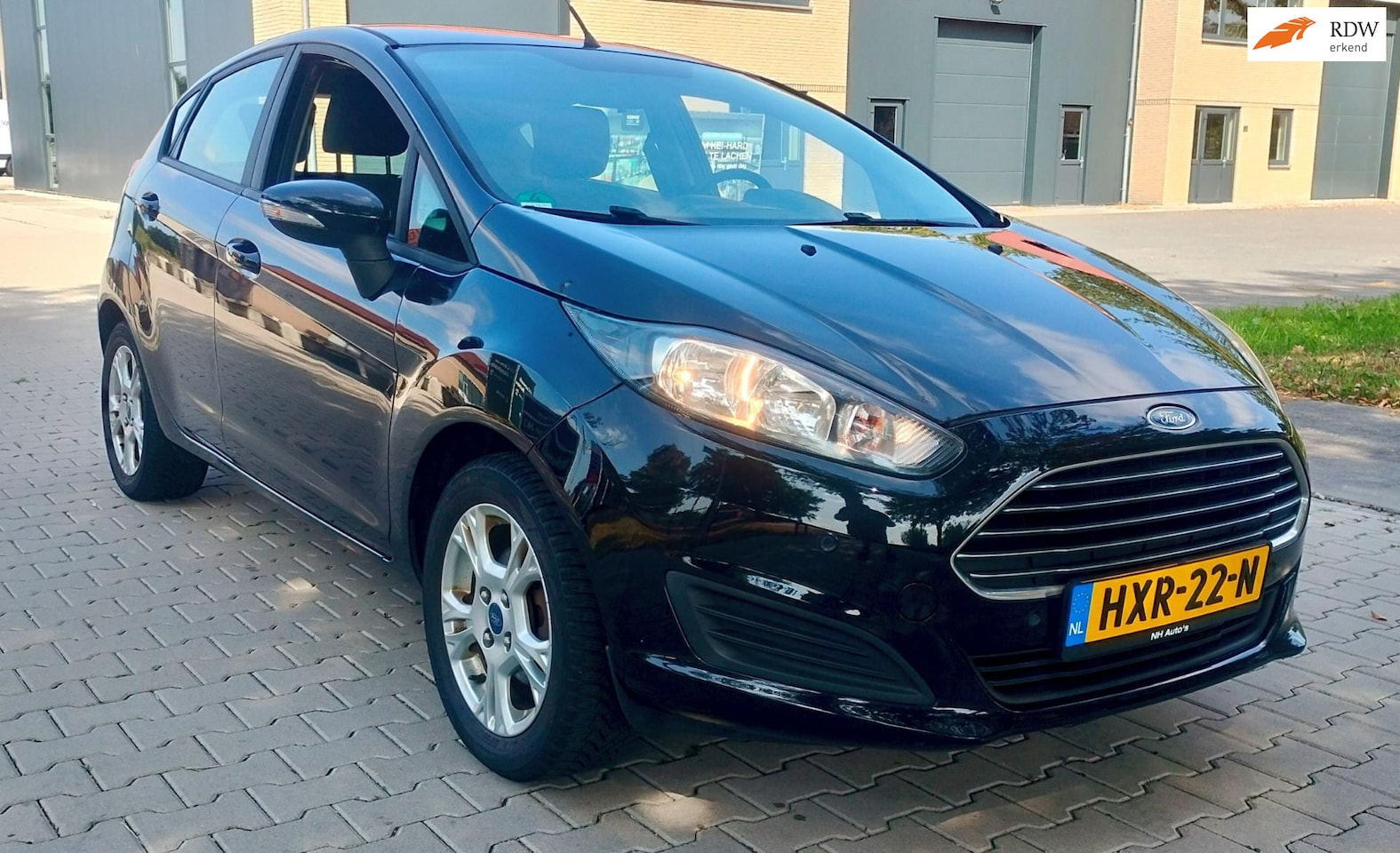 Ford Fiesta - 1.25 Stoelverwarming Parkeersensor Airco - AutoWereld.nl