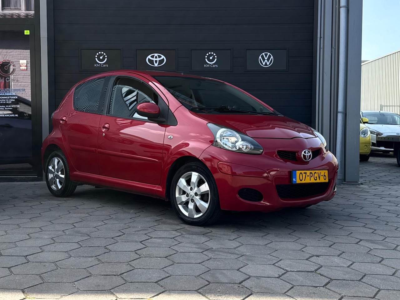 Toyota Aygo - 1.0-12V Aspiration Red - 2e Eigenaar - Airco - 5 Deurs - Lage km N.a.p - - AutoWereld.nl