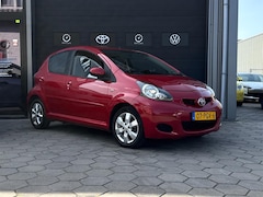 Toyota Aygo - 1.0-12V Aspiration Red - 2e Eigenaar - Airco - 5 Deurs - Lage km N.a.p