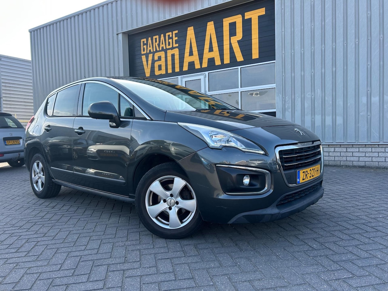 Peugeot 3008 - 1.2 PureTech Allure | PANO DAK | NAP | - AutoWereld.nl