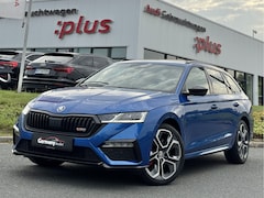 Skoda Octavia Combi - 1.4TSI RS iV PHEV RS-Zetels Pano Head-Up Keyless Camera Carbon Uitlaat-Sound
