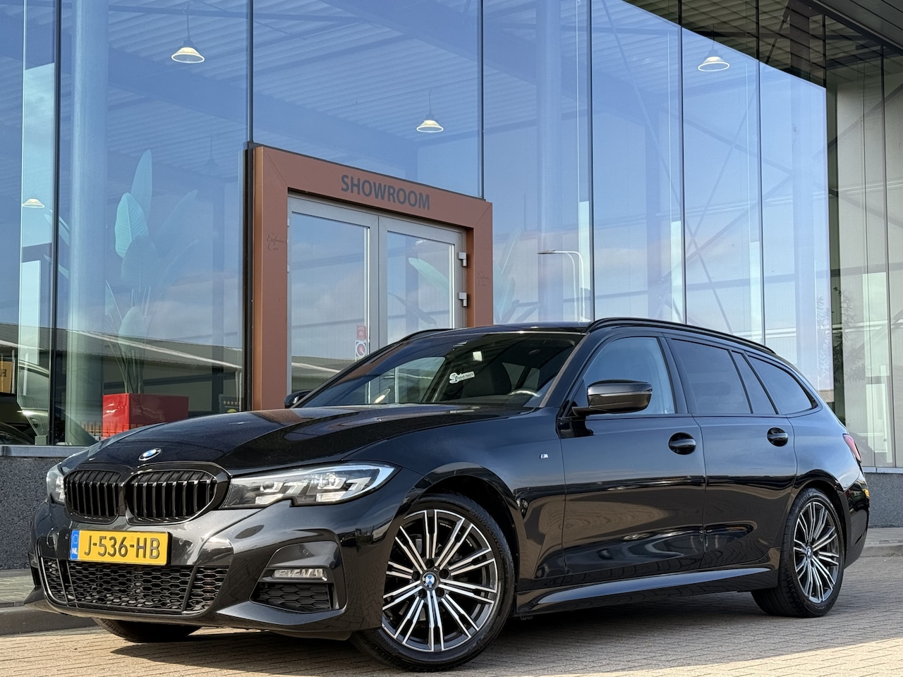 BMW 3-serie Touring - 318i Executive Edition M-Sport | H/K | Trekhaak - AutoWereld.nl