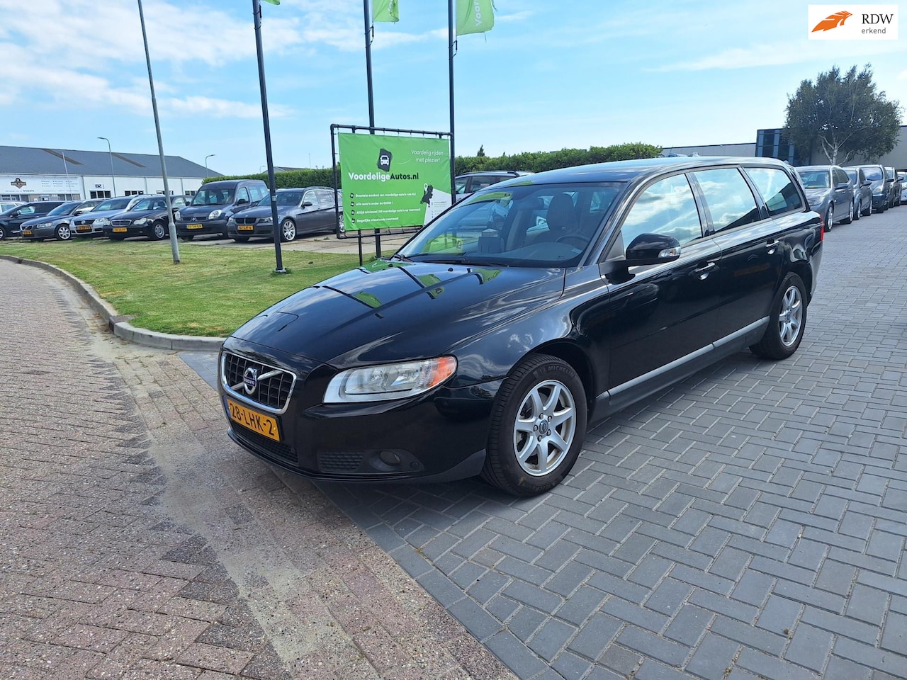 Volvo V70 - 2.0F Summum / Zeer nette staat / APK april 2026 - AutoWereld.nl