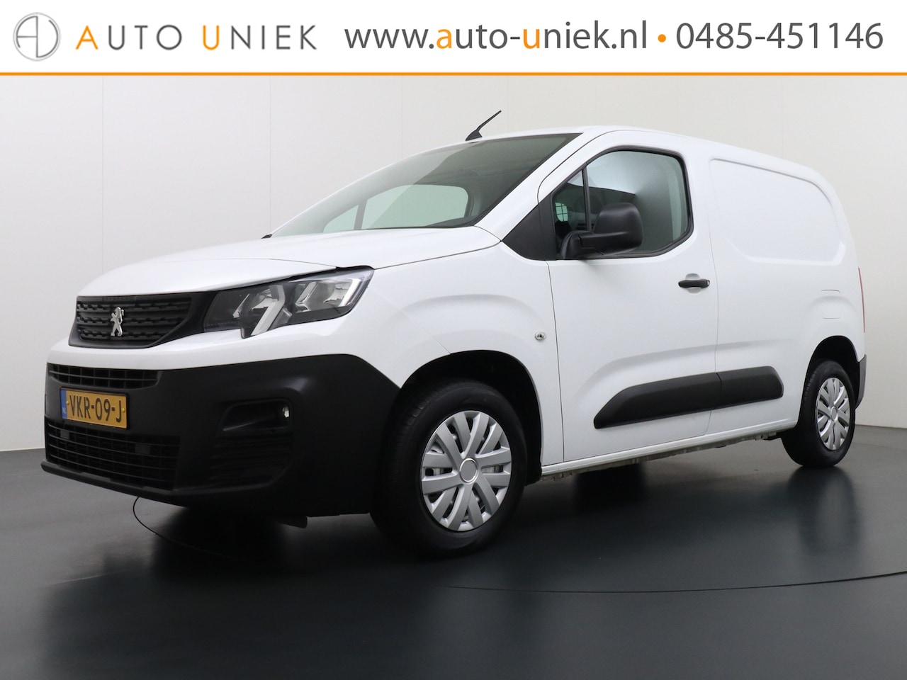 Peugeot Partner - 1.2 PureTech Premium 1.2 PureTech Premium, Benzine, Org NED! Airco, Cruise Control, Navigatie - AutoWereld.nl